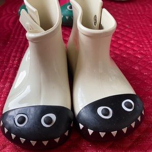 Mini Melissa Black & White Monster boots 7